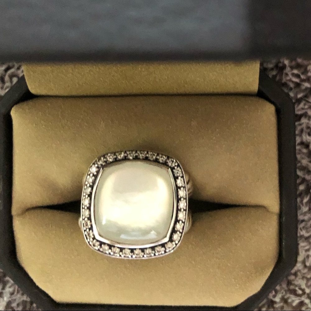 David Yurman Albion Moon Quartz Ring
LOWER PRICE 🧑‍🎄
